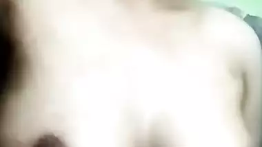 Cute Bengali YouTuber nude boobs and pussy expose