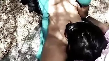 Tamil outdoor pussy licking MMS