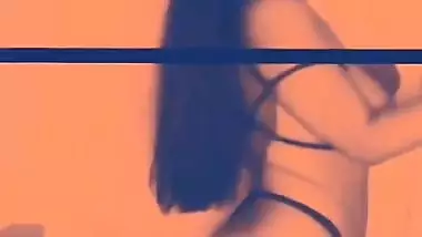 Hot Model Strip showing shaggy boobs
