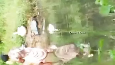 Desi village Bhabhi Aunty Washes Her Pussy Outdoor