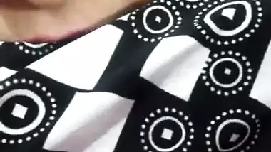 Man enjoys Pakistani video call sex with a milf from Karachi