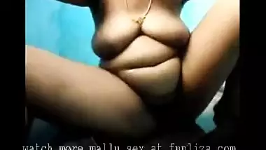 Mallu Aunty In Washroom Big Boobs