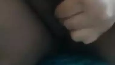 Chubby Bangla fingering pussy