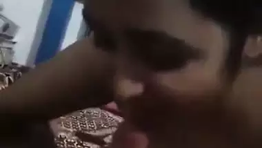 Woman gives a deep Punjabi blowjob to her lover