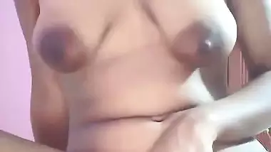 Bangladeshi girl sitting naked and fingering viral clip