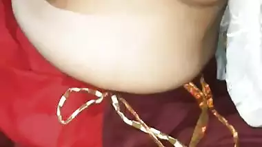 Bengali MILF boobs show to lover before viral sex