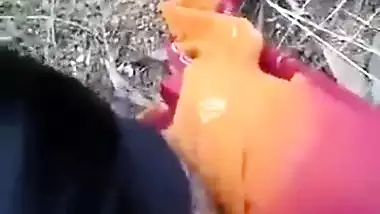 Bindi lady sucking lund – Outdoor blowjob sex