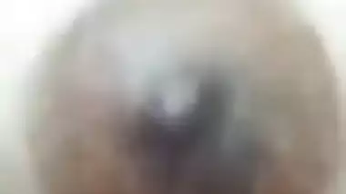 Young Desi hussy exposes her XXX breasts and pussy for MMS solo vid