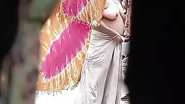 Mature neighbor MILF mom outdoor bath and wearing dress