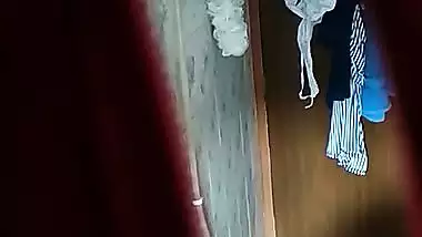 Desi Girl Bathing Video