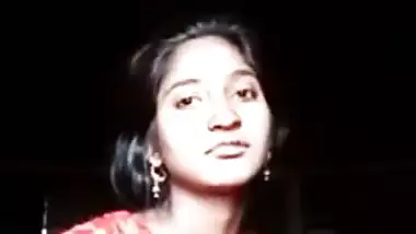 Cute desi GF showing boobs on video call