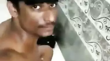 Young guy fucks his GF’s tight pussy in Tamil sex video