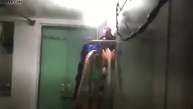Indian Aunt With Big Boobs Hiddencam Bathing.mp4