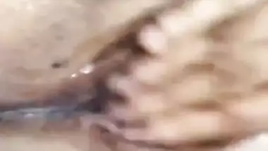 Beautiful tanker Bhabi Fingering her wet pussy 2 video’s part 2