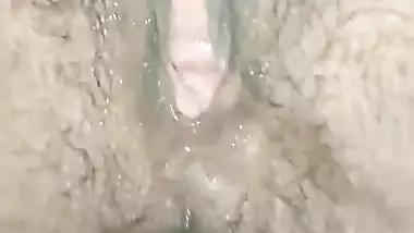 Hairy Indian pussy licking MMS video