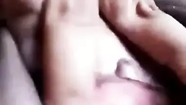 A desi nude Indian girl exposes her naked body in MMS