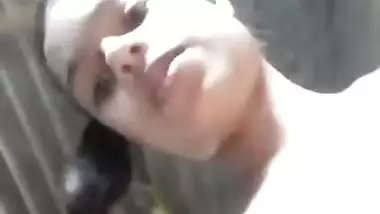 Cute Indian XXX teen showing her sweet boobs and pussy on cam