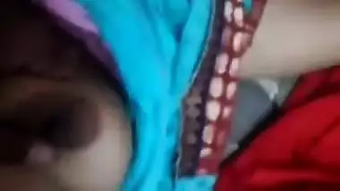 Milking Indian aunty while fucking