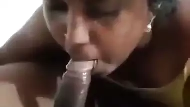 Village lady gives a desi blowjob to her lover