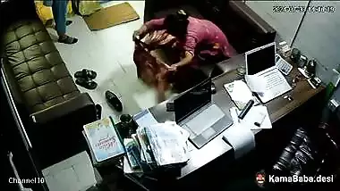 Muslim shop owner fucks his servant in Pakistani sex video