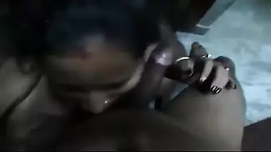 Indian sex videos of a desi bhabhi giving a nice blowjob to husband