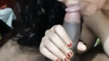 Indian bhabhi sucking blowjob