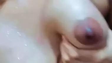 Young girl shoots her desi sex videos with her lover