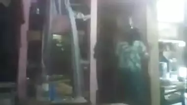 old man shaving pussy