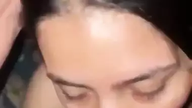 Delhi babe gives a sexy blowjob in Indian sex video