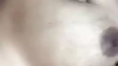 Girlfriend rubbing pussy xxx and fingering video making