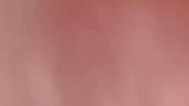 Mom cleaning bathroom in naked caught by son