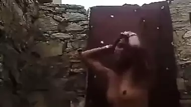 Bangladeshi village girl nude bathing video