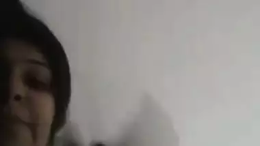 Nice-looking cutie slit show MMS to test her paramours sex nerves