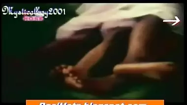 Desi sexy sexy aunty in bra and white panty hot masturbation scene