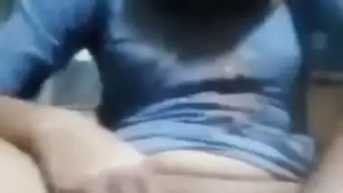 Narayanganj girl masturbating using banana MMS video