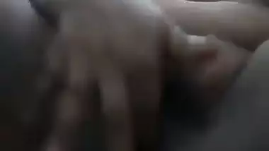 Horny Indian bhabi masturbating MMS selfie