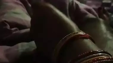 Wife gives nice handjob
