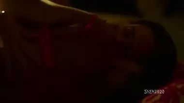 Nipple slip of Shayani Gupta during a sex scene