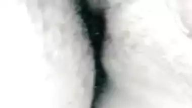 Curvy bhabhi willingly takes XXX dick into her Desi twat in MMS clip