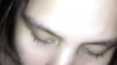 Native slut sucking lund