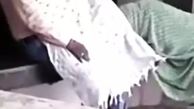 Indian girl in saree caught giving outdoor BJ to lover in Desi mms video