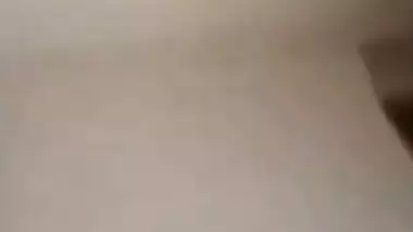 Desi xxx chudai of a Bihari girl in an Oyo room