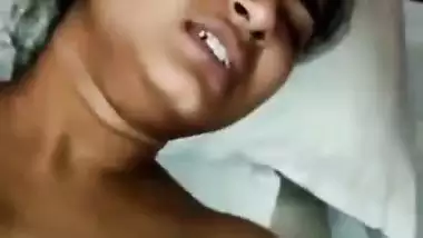 Girl takes her first dick in her tight pussy in xxx MMS