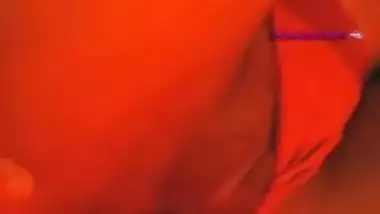 I got a gift from Santa Claus! A warm milk between my legs![9:16Video] │Sarahrockdaring