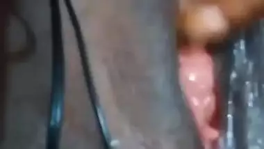 Mature Bangladeshi Bhabhi fingering her pussy on cam