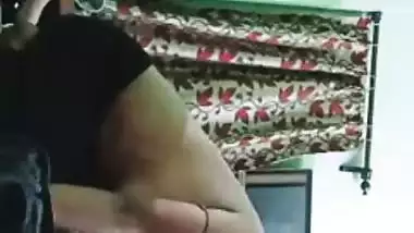 Desi Hot Sexy Girl Blowjob