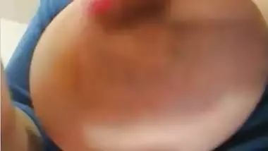 A VERY HOT BBW SHOWS OFF