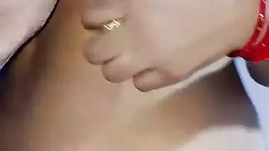 Married lady strips and shows her desi nude body to her BF