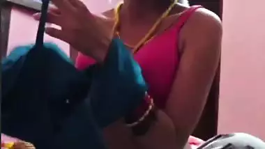 Slim Tamil wife small boobs showing to husband