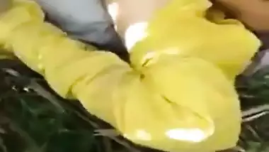 Gaon ki randi outdoor fucking – Threesome desi sex